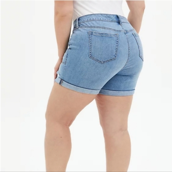 Torrid Vintage 5" Mid-Rise Stretch Short, Color Blue Size 16 - Picture 2 of 16